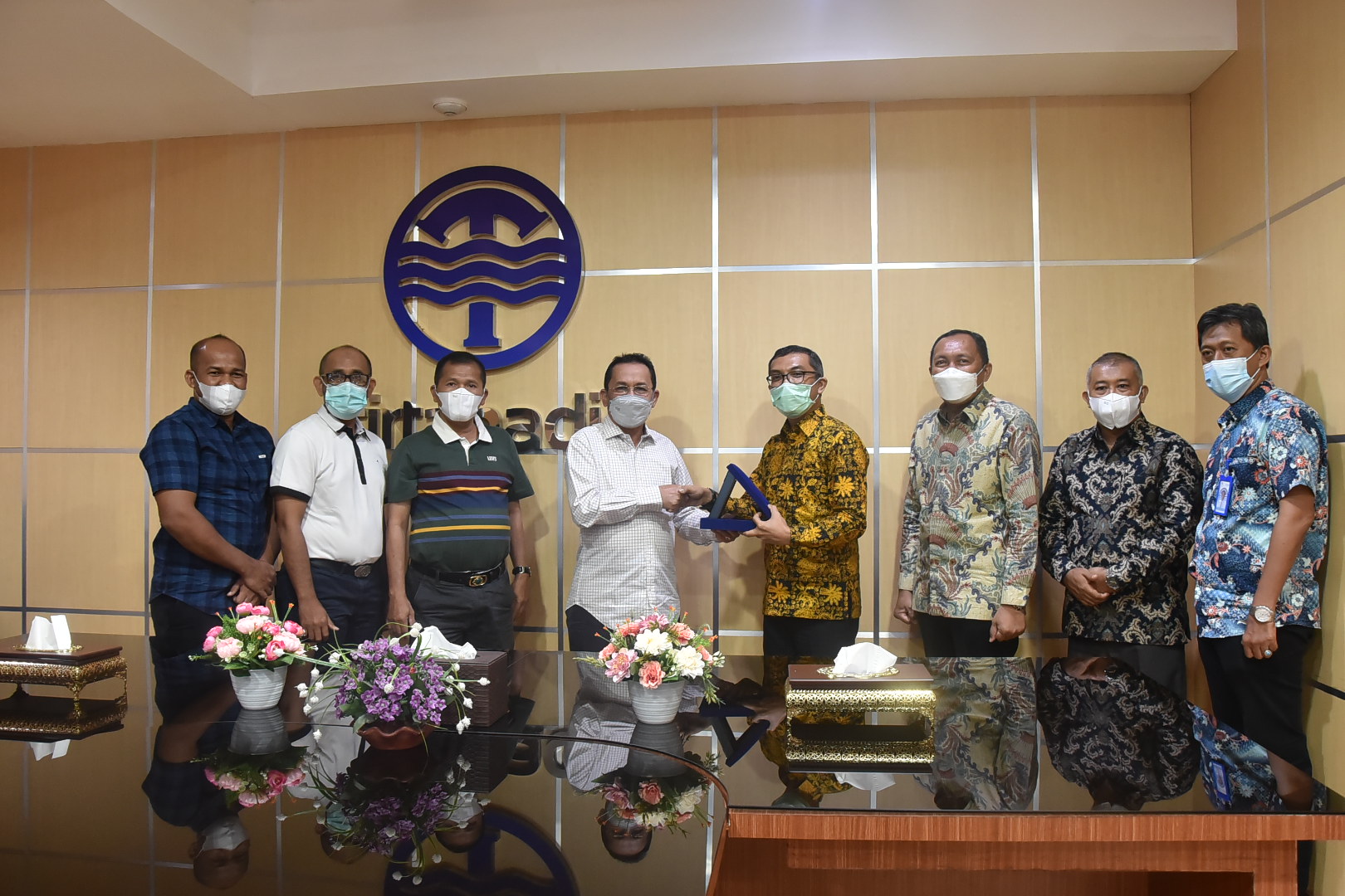 Direktur Air Limbah PDAM Tirtanadi Fauzan Nasution Menerima Sekda Banda Aceh dan Rombongan.